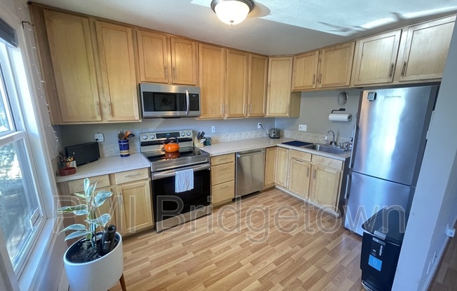 2 beds, 1 bath, 748 sqft, $1,850