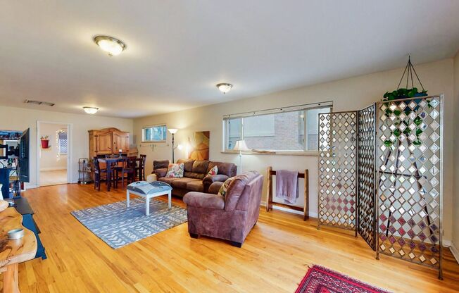 Great Raised Ranch 4 bed/2 bath 2 Car Garage