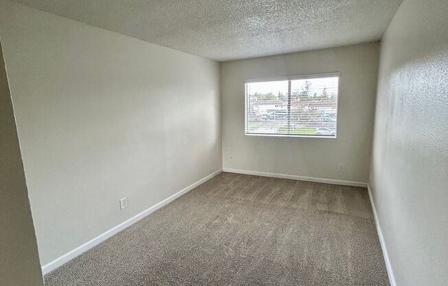 2 beds, 1 bath, 900 sqft, $2,525, Unit 8324-43