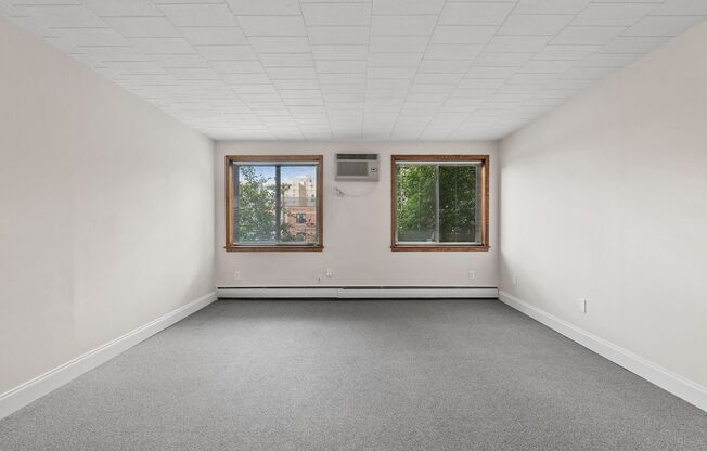 Studio, 1 bath, 500 sqft, $925, Unit 33