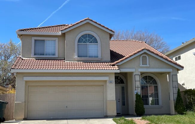 NICE TWO STORY IN WEST ROSEVILLE NEAR SCHOOLS & PARK. NEWER LAMINATE FLOORING & INTERIOR PAINT!