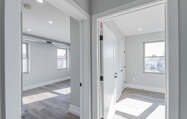 2 beds, 1 bath, 923 sqft, $2,063, Unit Unit 304