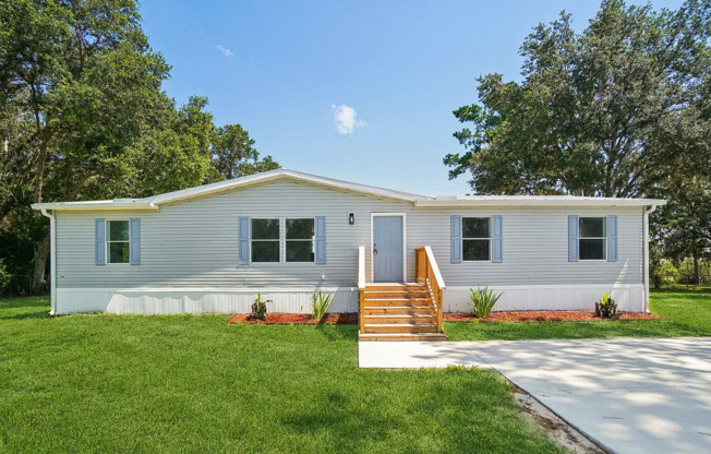 Beautiful 4BD/2BA Home with Expansive Yards