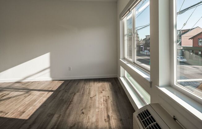 1 bed, 1 bath, 590 sqft, $1,250, Unit 108
