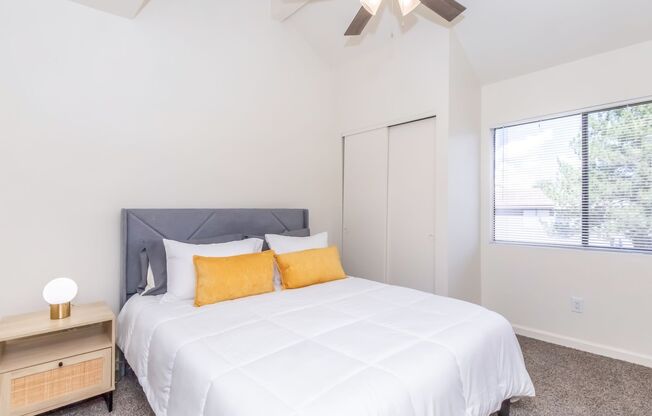 2 beds, 2 baths, 922 sqft, $1,250, Unit 1042