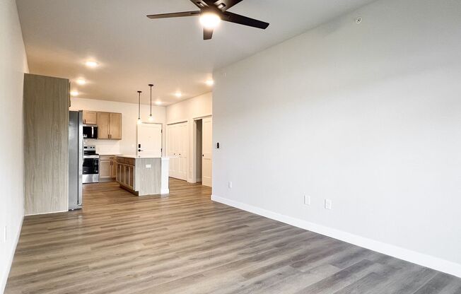 2 beds, 2 baths, 1,003 sqft, $2,400, Unit SC 1408-214