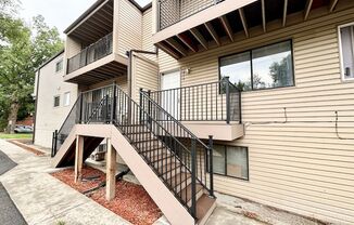 2 beds, 1.5 baths, $1,495, Unit # #B 10