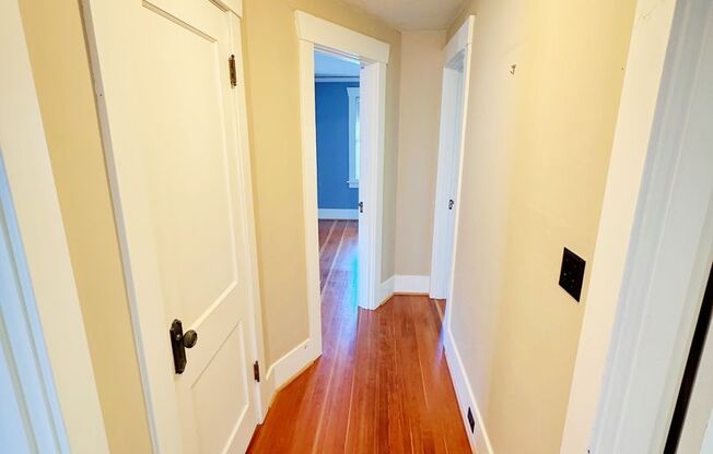 3 beds, 1 bath, $3,085