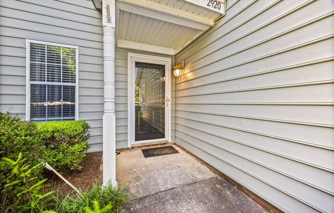Light and bright 2-primary suite, 2-bath condo in Firethorne of Charlotte.
