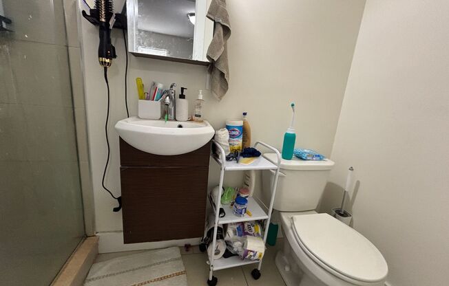 3 beds, 3 baths, 787 sqft, $1,875, Unit Unit 10