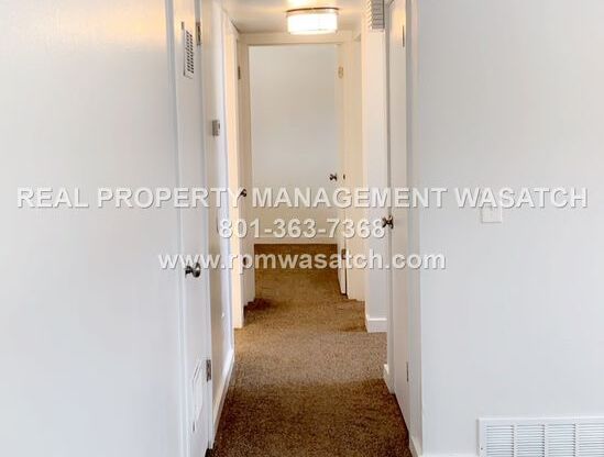 2 beds, 1 bath, 885 sqft, $1,400, Unit 104