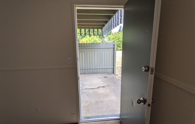 3 beds, 1.5 baths, 1,500 sqft, $1,995, Unit 2802-5