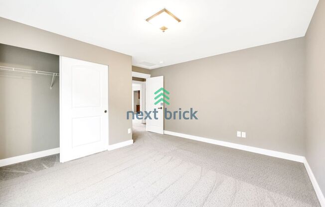 4 BEDS AND 2.5 BATH SINGLE FAMILY HOUSE FOR RENT