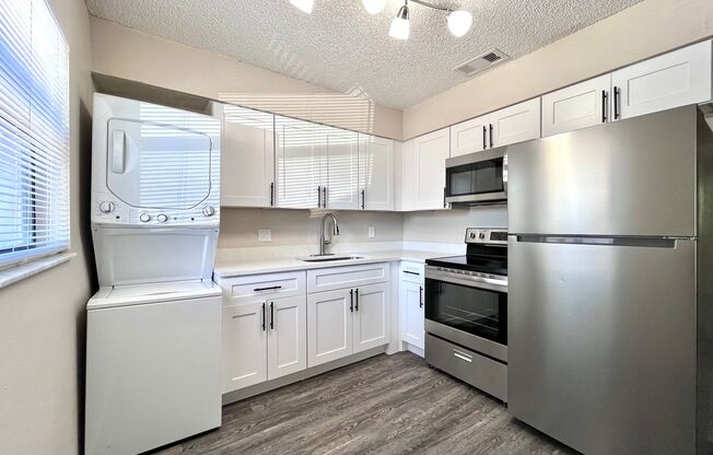 2 beds, 1 bath, 700 sqft, $1,699, Unit 4060-09