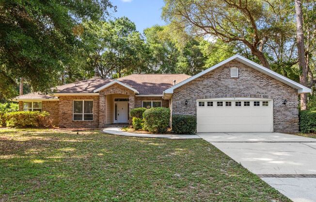 Great Home in Rocky Bayou!