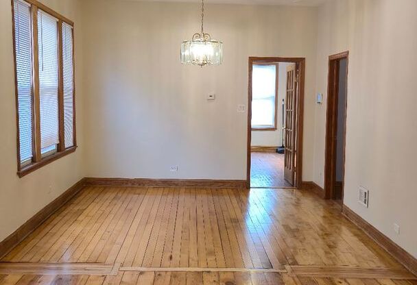 907 W 71st Street, Chicago, IL 60621