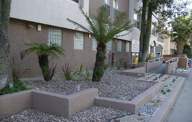 2 beds, 2 baths, 800 sqft, $2,630, Unit 406