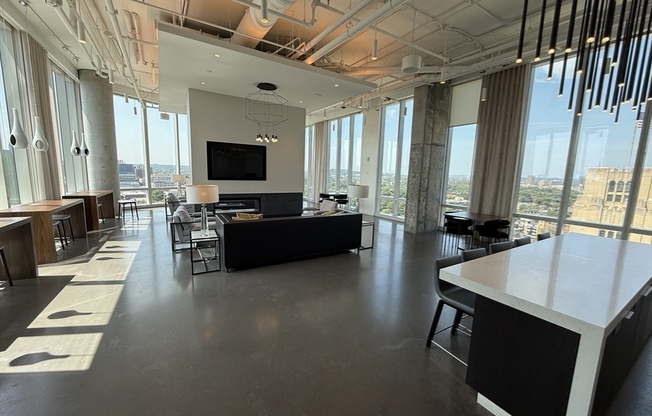 1 bed, 1 bath, 612 sqft, $3,800, Unit 27G