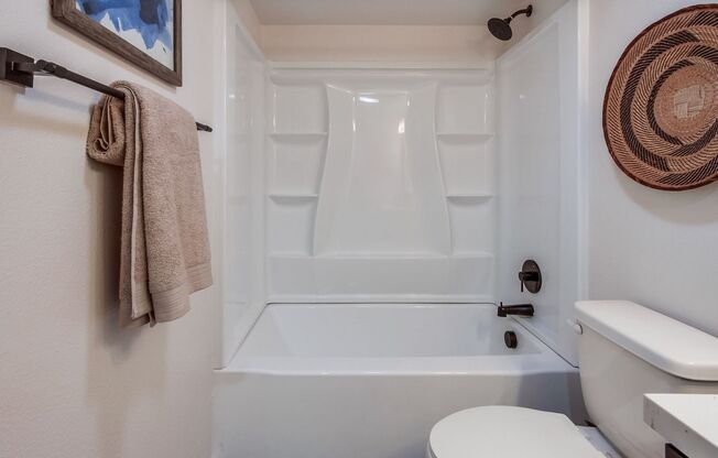 3 beds, 2 baths, 970 sqft, $3,495, Unit 4880-1