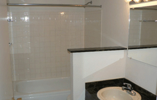 1 bed, 1 bath, 750 sqft, $860, Unit 09978-D