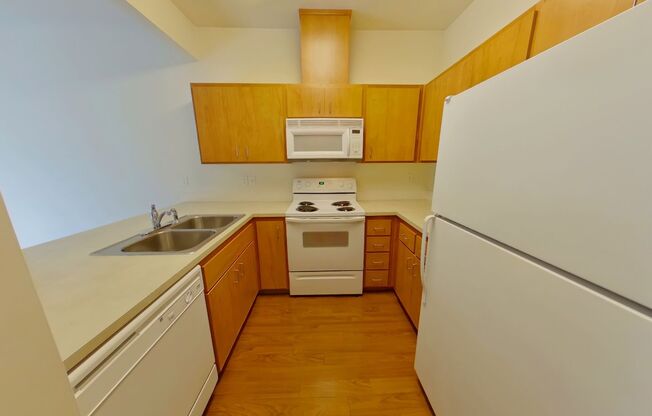 3 beds, 1.5 baths, $2,400, Unit 2