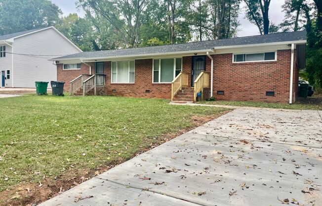 Welcome to Burgess2937, A Newly renovated charming 2-bedroom, 1-bathroom Duplex located in the vibrant city of Charlotte, NC