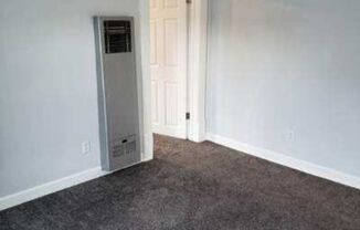 1 bed, 1 bath, $825, Unit 1/2