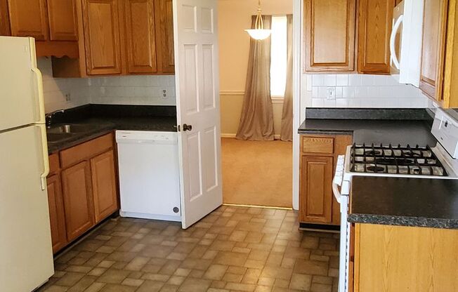 3 beds, 2 baths, $2,095