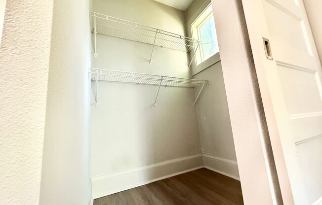 Studio, 1 bath, 237 sqft, $995, Unit 206