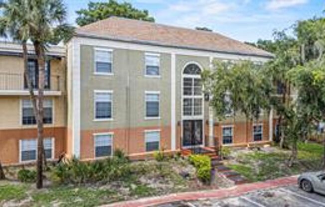 2 Bedroom/2 Bathroom 3rd Floor Condo @ Cypress Pointe