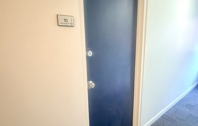 1 bed, 1 bath, 527 sqft, $2,000, Unit 10