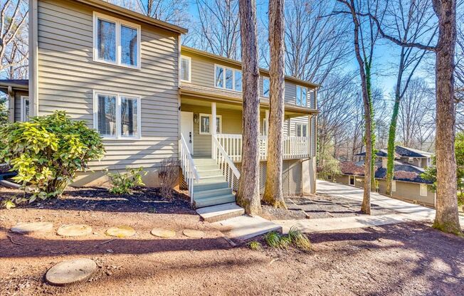 River Hills: 3 BR with 2 Full & 2 Half Baths