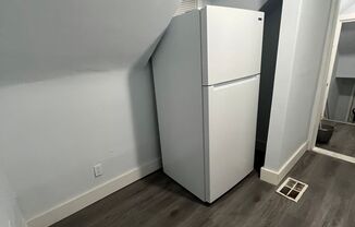 2 beds, 1 bath, $900