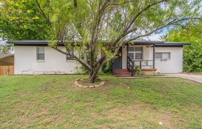 Charming Newly Remodeled Home in a Prime Location!