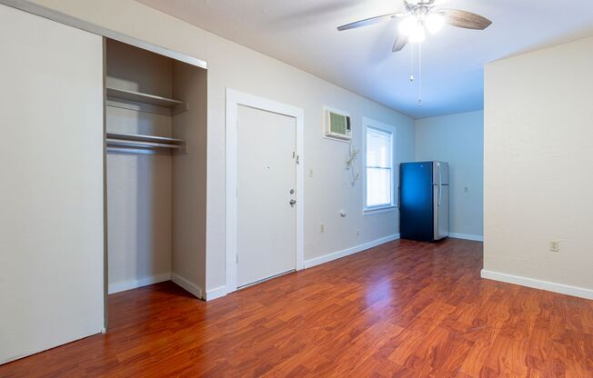 Studio, 1 bath, 400 sqft, $1,325, Unit 4500-5