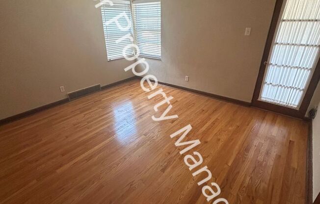 1 bed, 1 bath, 919 sqft, $1,175, Unit 6449 Nottingham Avenue Apt. 2W (Maint. Only)