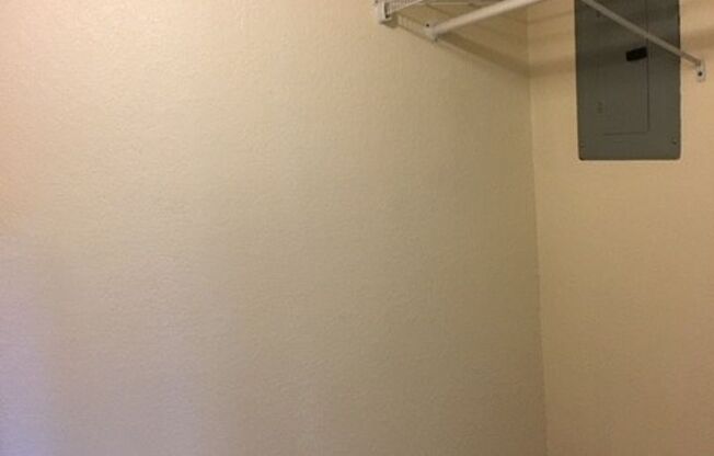 Studio, 1 bath, 683 sqft, $1,375, Unit 213