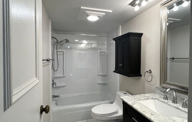 2 beds, 1.5 baths, $1,450, Unit UNIT J