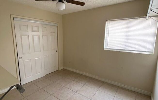 1 bed, 1 bath, $1,095, Unit Casita