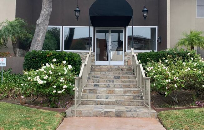 2 Bedroom 2 Bath Condo with Pool and Hot Tub Torrance $2,950