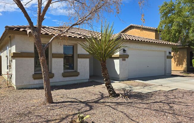 Lovely 4 bedroom 2 bath home +Den in Sunset Point Community Of Buckeye!