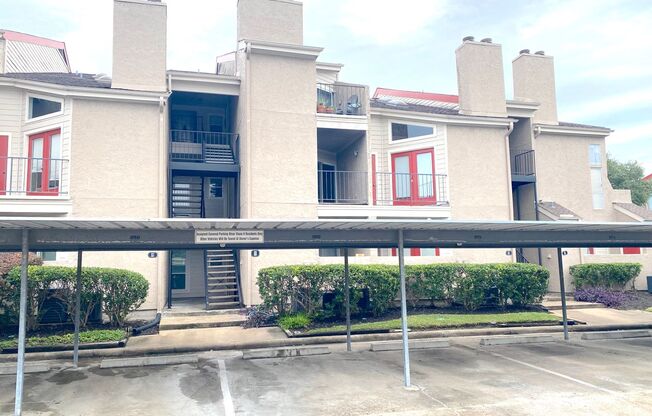 Studio Condo in a Great location near Westheimer and Beltway 8.