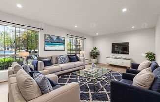 (Ellie:B) 148 S. Oakhurst Drive