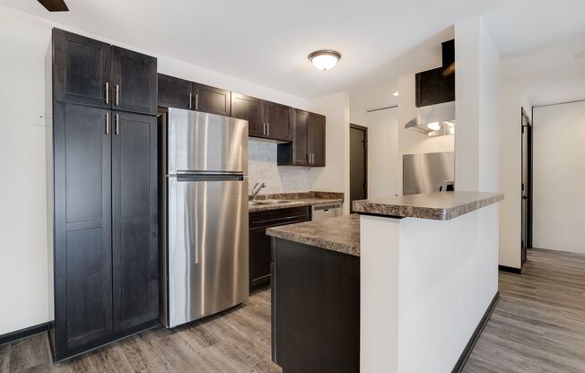 1 bed, 1 bath, 750 sqft, $1,200, Unit 7700-213