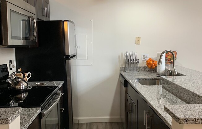 1 bed, 1 bath, 600 sqft, $1,569, Unit 322