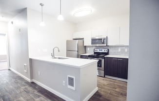 Fully Equipped Kitchen at Thorncroft Farms Apartments, Oregon, 97124