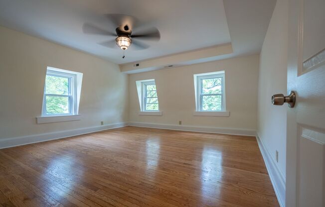 1701-1703 Sulgrave Ave