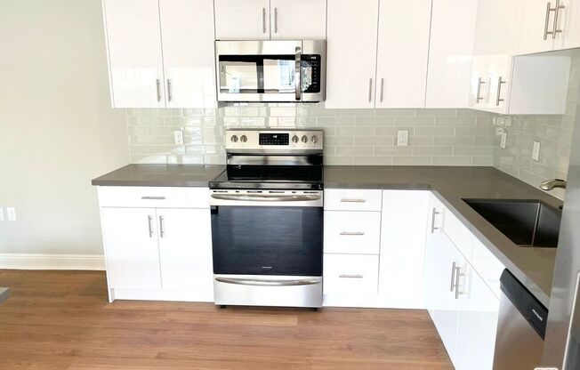 1 bed, 1 bath, 600 sqft, $2,650