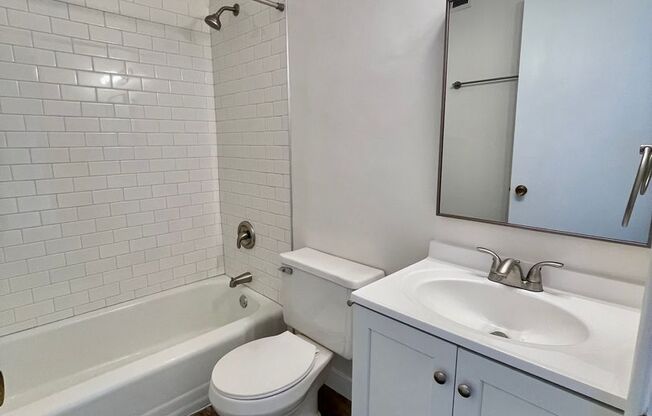 2 beds, 1 bath, $1,295, Unit 302