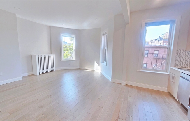379 Commonwealth Ave